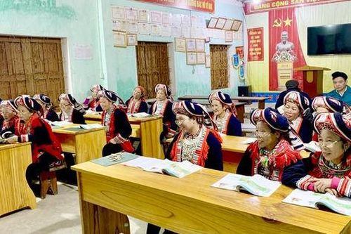 Tuyên Quang tăng tốc phổ cập giáo dục, đẩy mạnh xóa mù chữ