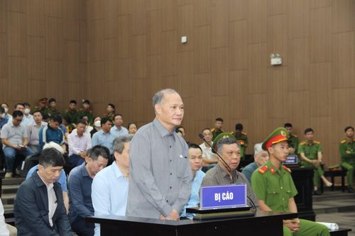 Cựu Thứ trưởng Hoàng Văn Thắng hối hận vì sai lầm 'trong phút giây không chín chắn'