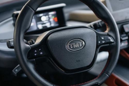 Ô tô giá 148 triệu đồng ở Việt Nam thiết kế nhỏ xinh, đi 120km/lần sạc, tháo pin như xe máy, sạc tại nhà, rẻ chỉ ngang Honda SH