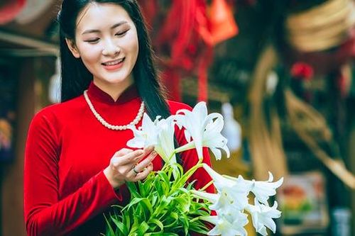 Tháng Tư dịu dàng trong sắc loa kèn