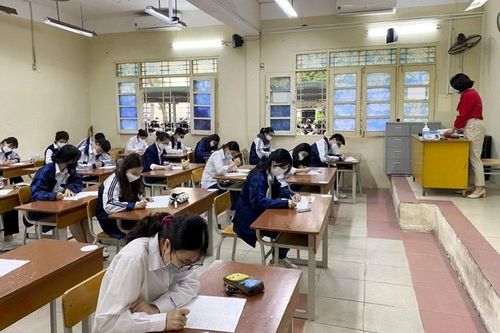 Điểm khảo sát lớp 12 ở Hà Nội: Toán vẫn là thách thức lớn, Địa lí có điểm thấp nhất
