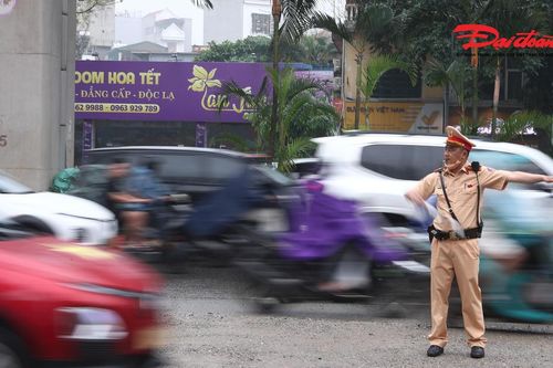 Hệ thống thoát nước đường Nguyễn Trãi: Thi công xuyên đêm, đẩy nhanh tiến độ để 'giải cứu' dòng người ùn tắc