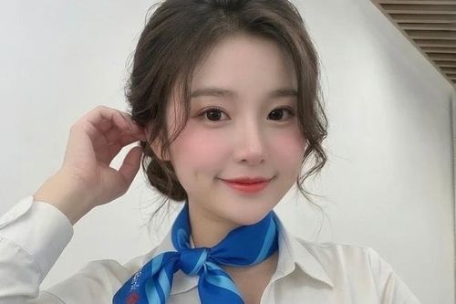 Vì sao 'hot girl' ngân hàng, tiếp viên hàng không náo loạn TikTok?