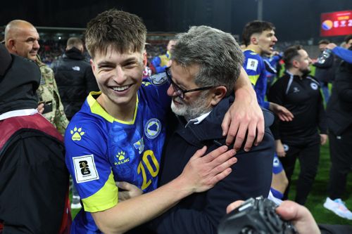 Bóng đá Bosnia - vươn lên từ quá khứ đổ nát