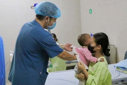 Bệnh viện Sản Nhi Ninh Bình cứu sống cháu bé 15 tháng tuổi nguy kịch sau tai nạn giao thông
