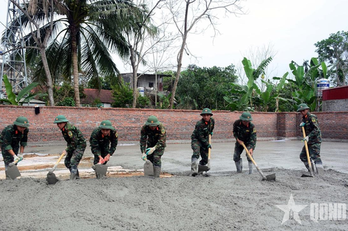 Việc làm thiết thực của bộ đội Trung đoàn 3