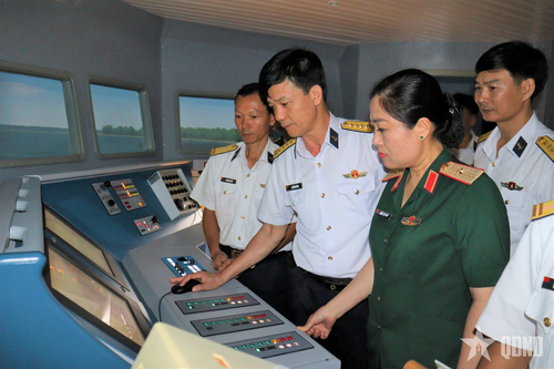 Bộ Quốc phòng kiểm tra chuyển đổi số, ứng dụng khoa học công nghệ tại Học viện Hải quân