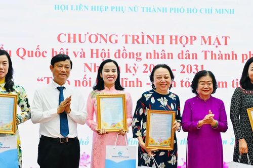 Phẩm chất nữ đại biểu góp phần làm nên tính nhân văn trong chính sách