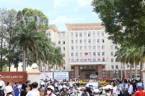 Hơn 4.200 thí sinh dự thi đánh giá năng lực tại Trường Đại học Tây Nguyên