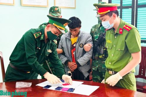 Bắt giữ con nghiện mua bán trái phép hơn 1.000 viên ma túy tổng hợp