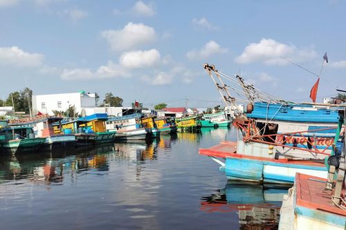 Ngư dân bám biển thế nào khi giá nhiên liệu tăng cao?