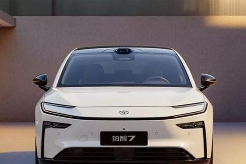 Xe điện mới của Toyota hút khách ngay sau khi ra mắt