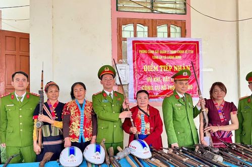 Thu hồi hàng loạt vũ khí 'nóng' ở các xã miền núi Nghệ An