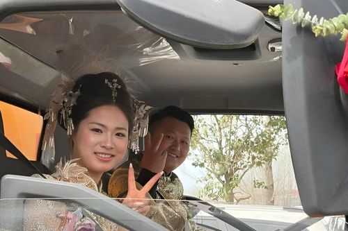 Chàng trai rước dâu bằng xe độc lạ