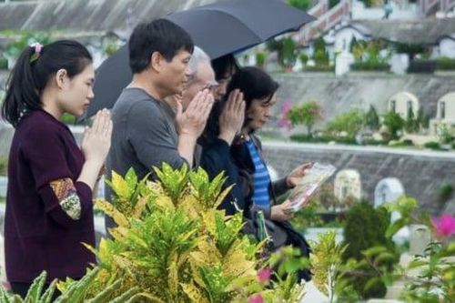 Chuyên gia phong thủy hướng dẫn nghi lễ Thanh Minh: Làm gì để gia tiên phù hộ độ trì?