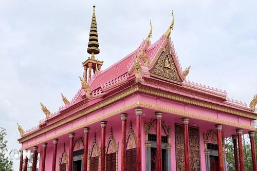 Chùa Hàng Còng - ngôi chùa màu hồng độc đáo ở An Giang