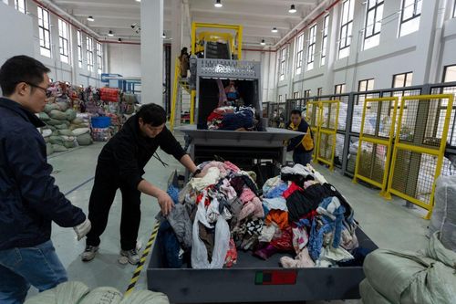 AI phân loại quần áo - Hướng đi mới cho bài toán rác thải dệt may