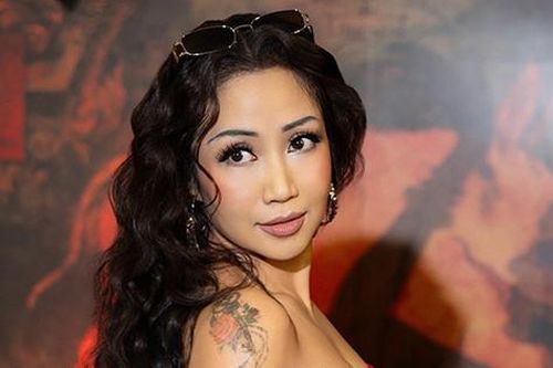 Nữ NSƯT nhuộm da, pha tiếng để đóng cặp với mỹ nam kém 14 tuổi