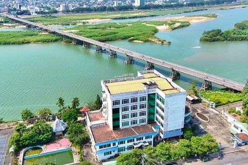 Khách sạn 30 năm tuổi ở Quảng Ngãi sẽ bị giải tỏa để xây cầu gần 2.200 tỷ đồng