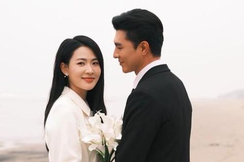 Cặp tình nhân đăng ảnh 'tình bể bình' nhưng khiến khán giả 'buồn nhẹ' khi nói điều thật lòng