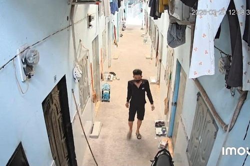 Camera an ninh dãy trọ ghi lại diện mạo của kẻ gây ra 'nỗi ám ảnh' cho người dân