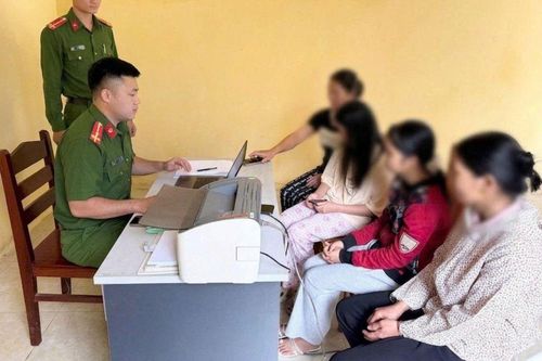 Từ dòng tin nhắn vỏn vẹn 6 chữ, gia đình phải tức tốc báo Công an nhờ tìm 2 thiếu nữ