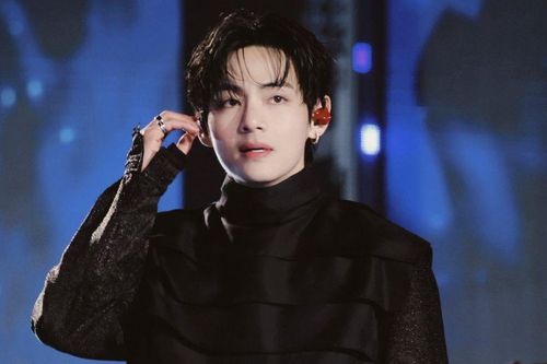 V (BTS) vướng tranh cãi 'chiếm dụng văn hóa'