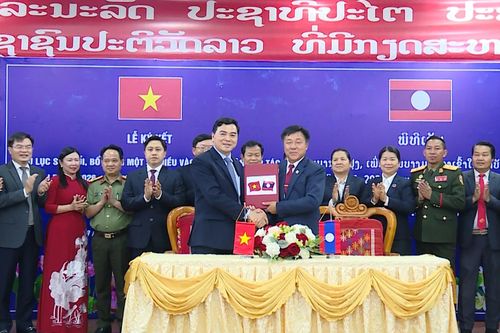 Sửa đổi, bổ sung một số điều vào thỏa thuận hợp tác giữa hai tỉnh Thanh Hóa - Hủa Phăn