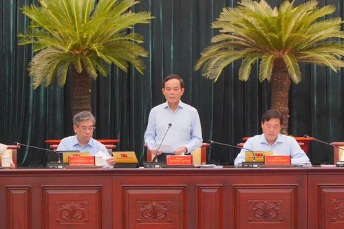 TP. Hồ Chí Minh phấn đấu tăng trưởng hơn 10%, đẩy mạnh đổi mới khoa học công nghệ