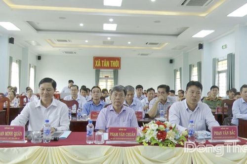 Đồng chí Phạm Văn Chuẩn dự Hội nghị sơ kết quý I tại xã Tân Thới