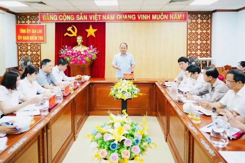 Phó Bí thư Thường trực Tỉnh ủy Rah Lan Chung làm việc với Ủy ban Kiểm tra Tỉnh ủy