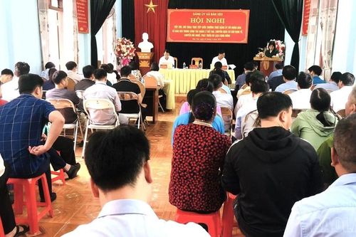 Bản Xèo tổ chức Hội nghị đối thoại giữa Thường trực Đảng ủy với Nhân dân