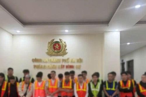 Hà Nội khởi tố 26 bị can kinh doanh bóng cười tại cơ sở Sành Lounge