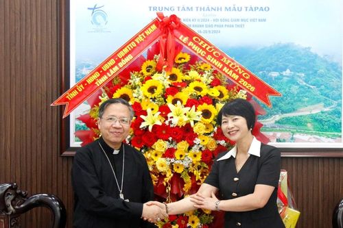 Lãnh đạo tỉnh Lâm Đồng thăm, chúc mừng Tòa Giám mục Giáo phận Phan Thiết dịp Lễ Phục sinh