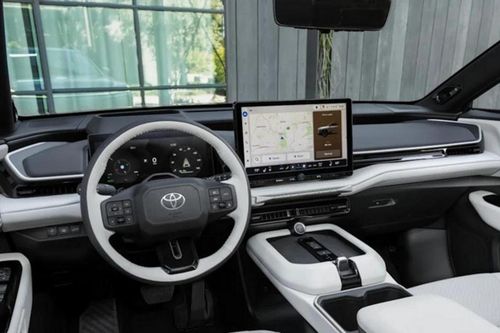 So sánh Toyota Highlander EV với Hyundai Ioniq 9 và Kia EV9: SUV điện 7 chỗ nào tối ưu?