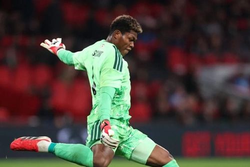 Zion Suzuki: Giải pháp cho bài toán thủ môn của Chelsea sau đợt FIFA Days