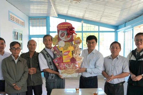 Lãnh đạo xã Bảo Lâm 1 thăm và chúc mừng Lễ Phục sinh năm 2026