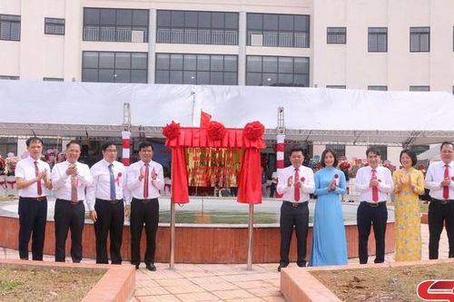 Tăng cường nguồn nhân lực và đầu tư hạ tầng y tế