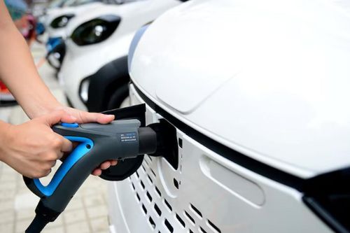 Khủng hoảng xăng dầu tạo đà cho xe điện 'lên ngôi' ở châu Á - Thái Bình Dương