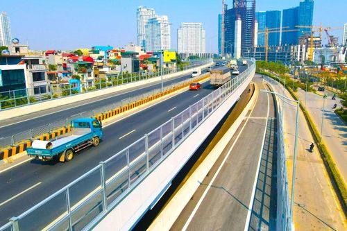 Thống nhất lắp hơn 1.400m tường chống ồn trên cao tốc TP.HCM - Trung Lương