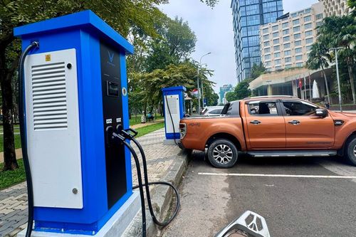 Chuẩn bị đấu thầu lắp đặt trạm sạc ở 19 bến xe buýt tại TP.HCM