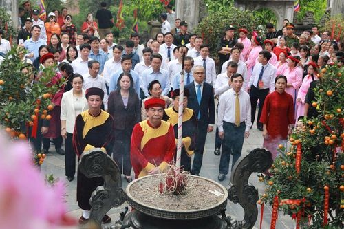 Phú Thọ: Phó Chủ tịch nước Võ Thị Ánh Xuân dự khai hội Tây Thiên Xuân Bính Ngọ (2026)