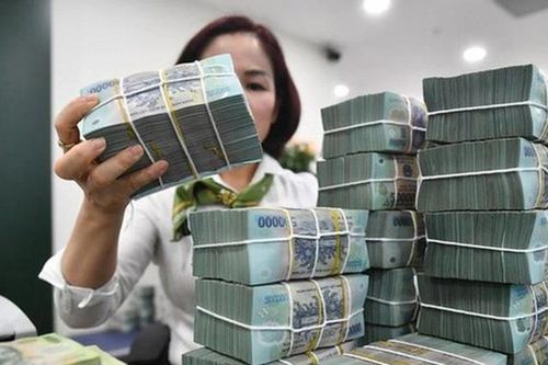 Lãi suất leo dốc, lo 'bóng đen' nợ xấu trở lại?