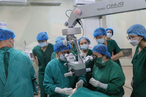 Đem ánh sáng trở lại cho bệnh nhân mắc loạn dưỡng giác mạc bẩm sinh