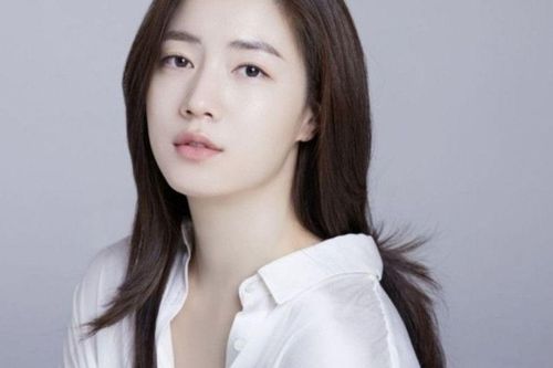 Ryu Hwa Young báo tin hỷ, người hâm mộ 'đứng hình' vì tưởng... trò đùa ngày Cá tháng Tư