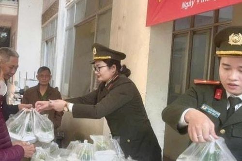 Suất cơm nghĩa tình nơi bệnh viện