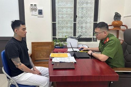 Đối tượng truy nã đặc biệt nguy hiểm 'Sơn điên' ra đầu thú