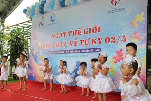'Lan tỏa yêu thương' với trẻ tự kỷ: Hành trình của kiên nhẫn, thấu hiểu và hy vọng
