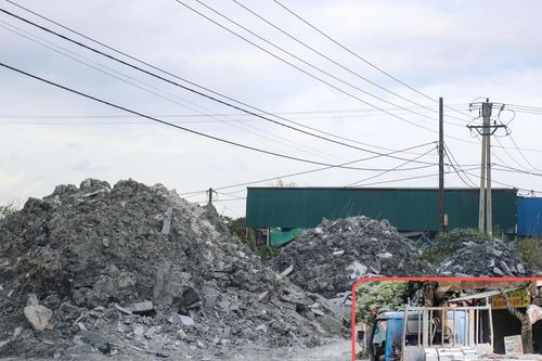 Ninh Bình: Chất thải đổ ngổn ngang, xe không biển số vẫn lưu thông tại làng nghề Ninh Vân