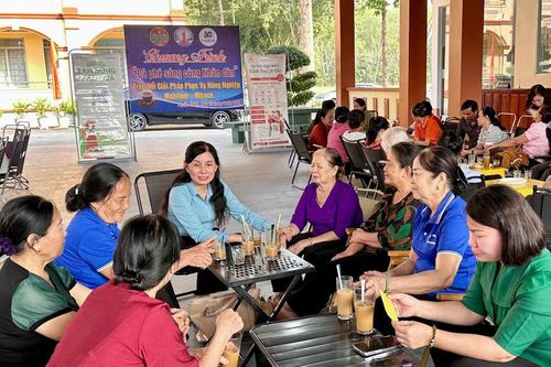 TP Hồ Chí Minh: Cán bộ Mặt trận 'cà phê sáng' với người dân